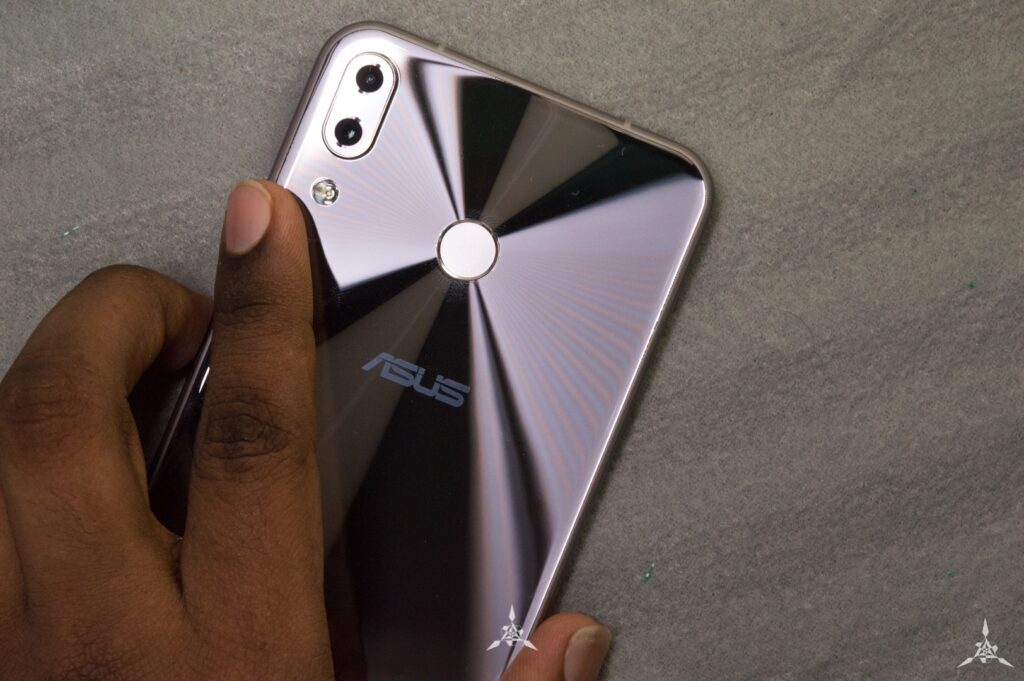 Asus Zenfone 5 Review: A Notch Further with Everything!