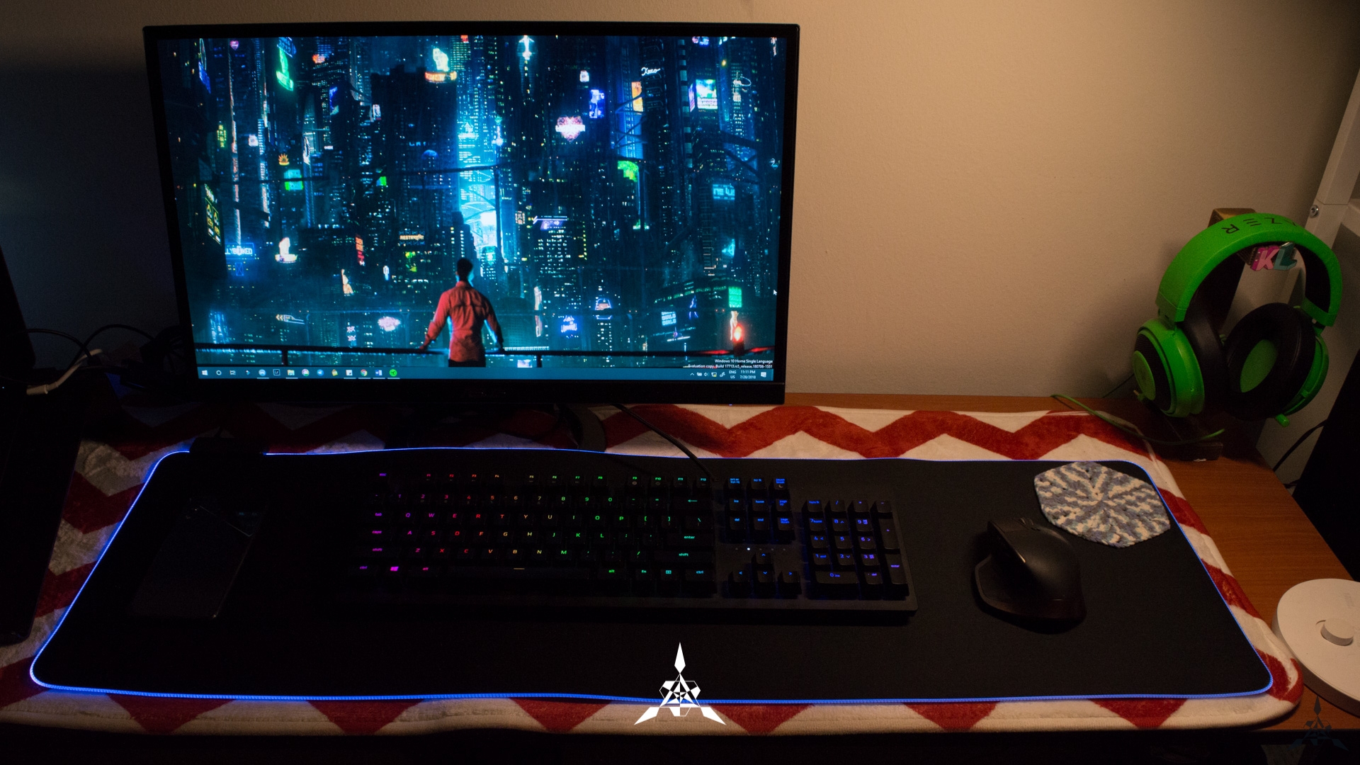 Razer Goliathus Extended Chroma Review: Let there be Light on your Mousepad