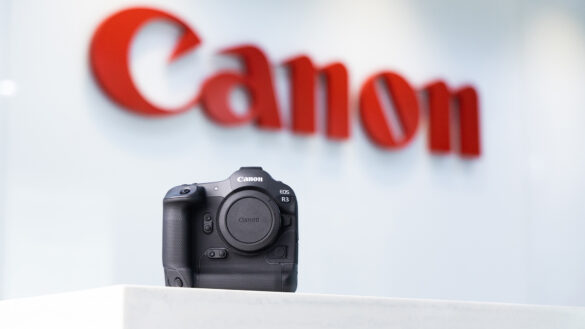 Canon EOS R3 cover